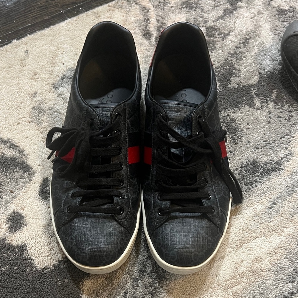 Gucci Men's Black Sneakers with Red Accent